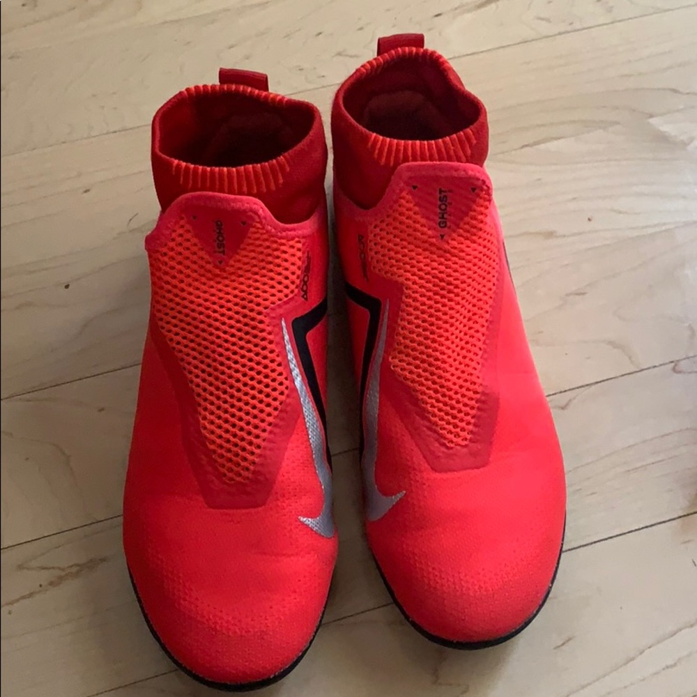 nike futsal indoor shoes